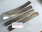 Nẹp bước chân chống xước phần nhựa xe SONATA