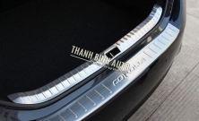 Ốp chống trầy cốp sau ngoài xe COROLLA