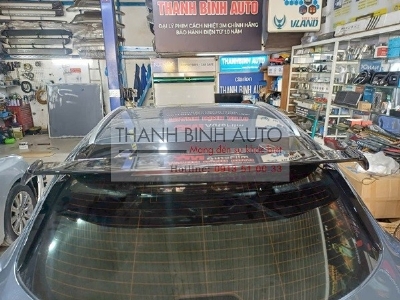 Đuôi gió trên kính hậu cho xe MAZDA CX5