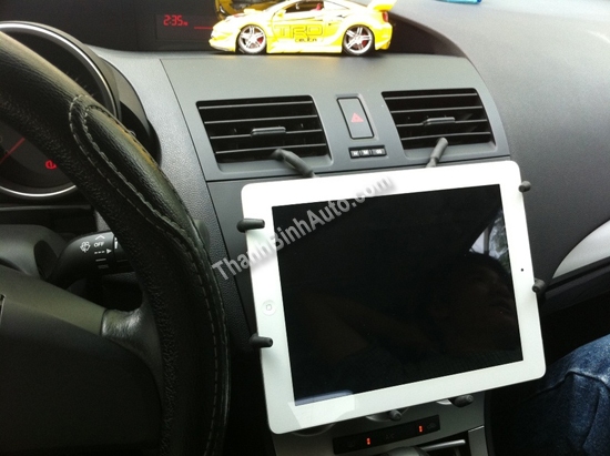 Nhện Spider để Ipad máy tính bảng iphone điện thoại trên xe ô tô