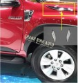 Viền trang trí capo TOYOTA HILUX 2016