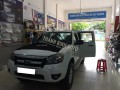 Dán kính dán phim cách nhiệt xe FORD RANGER