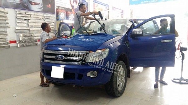 Dán kính, dán phim cách nhiệt xe FORD RANGER