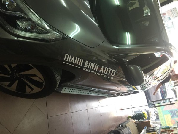 Bậc lên xuống, bệ bước chấm bi HONDA CRV 2017