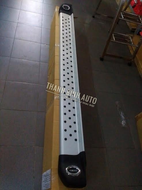 Bậc bệ bước chân lên xuống xe TOYOTA INNOVA 2009 2015