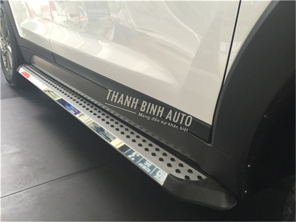 Bậc lên xuống, bệ bước inox chấm bi HONDA CRV 2018