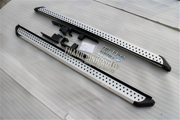Bậc lên xuống, bệ bước inox chấm bi HONDA CRV 2018