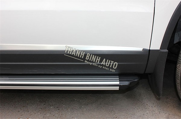 Bậc lên xuống, bệ bước kẻ dọc đen HONDA CRV 2018