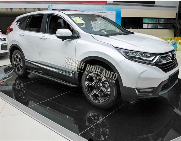 Bậc lên xuống, bệ bước Mitsubishi Outlander 2018