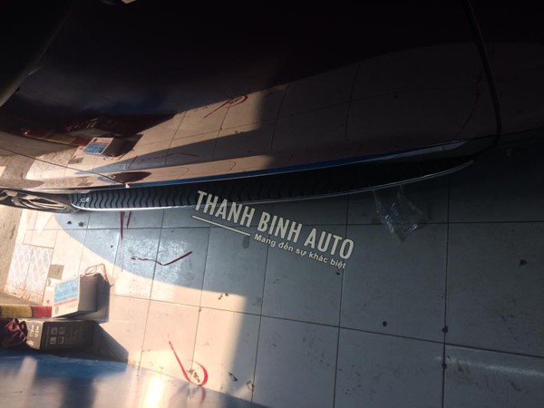 Bậc bệ bước chân lên xuống Peugeot 3008 2017