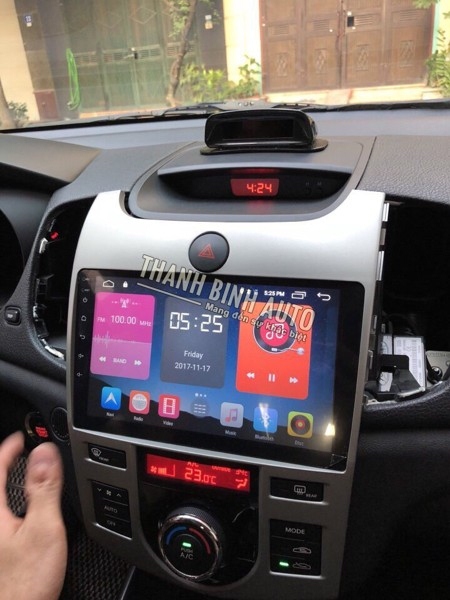 DVD theo xe Kia Forte màn hình 10 inch