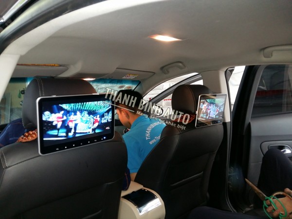 Màn hình 10 inch ốp sau gối đầu xe oto