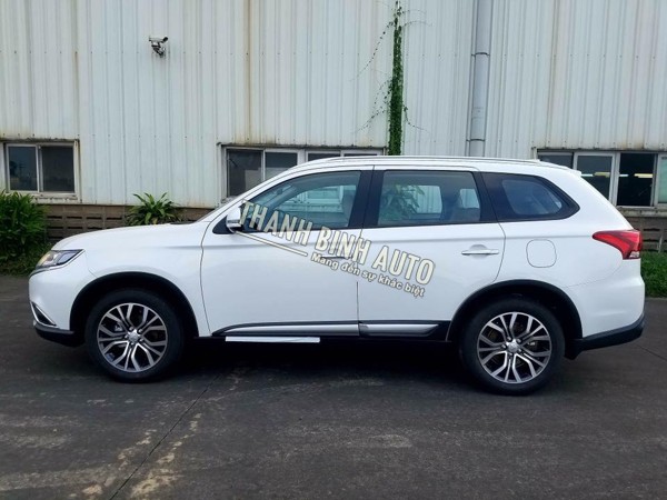 Đồ chơi, đồ trang trí, phụ kiện độ xe Mitsubishi Outlander 2.0 CVT