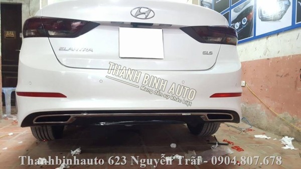 Lip chia 2 pô HYUNDAI ELANTRA 2017 kiểu Mer