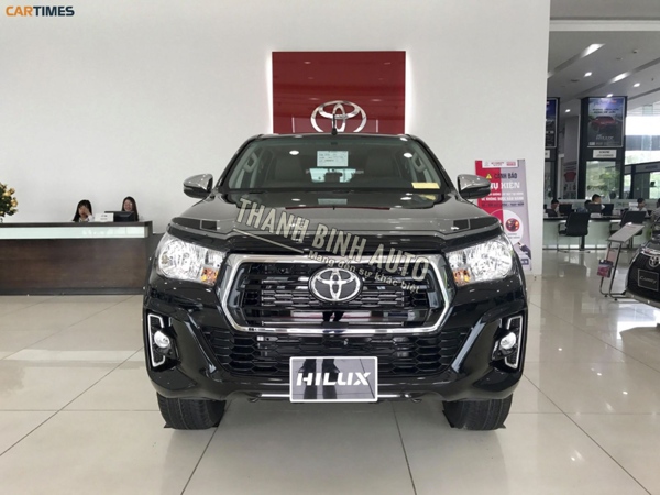 Đồ chơi, đồ trang trí, phụ kiện độ xe Toyota Hilux 2018 2019