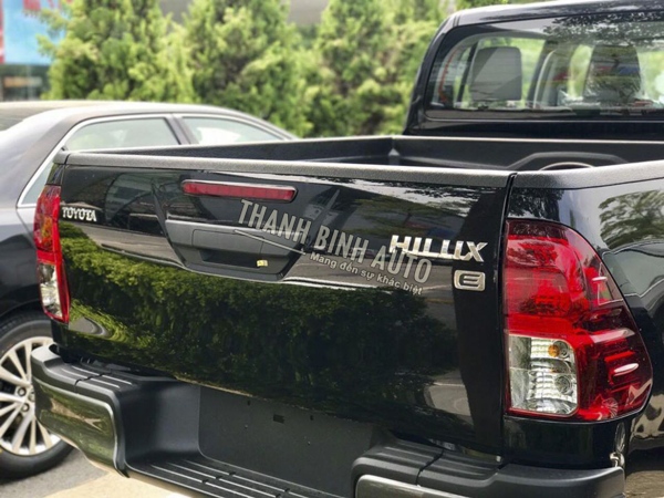 Đồ chơi, đồ trang trí, phụ kiện độ xe Toyota Hilux 2018 2019
