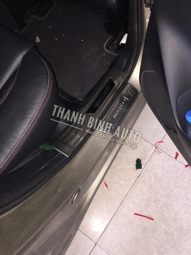 Ốp bậc cửa trong + ngoài MAZDA 3 2018 m1807