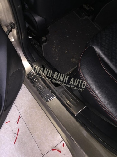 Ốp bậc cửa trong + ngoài MAZDA 3 2018 m1807