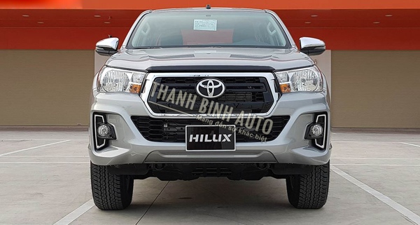 Đồ chơi, đồ trang trí, phụ kiện độ xe Toyota Hilux 2018 4x2 AT