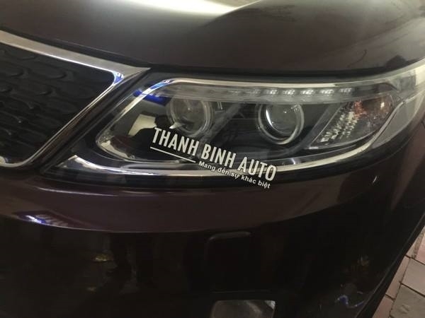 Độ đèn Kia Cerato nâng cấp bi pha cos và enro 2 sắc