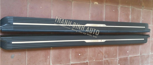 Bậc lên xuống, bệ bước kiểu LANDROVER cho HYUNDAI TUCSON 2016+