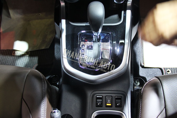 Đồ chơi, đồ trang trí, phụ kiện độ xe Nissan Terra