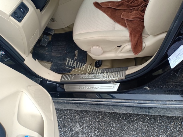 Ốp bậc cửa trong + ngoài Mitsubishi Xpander m3