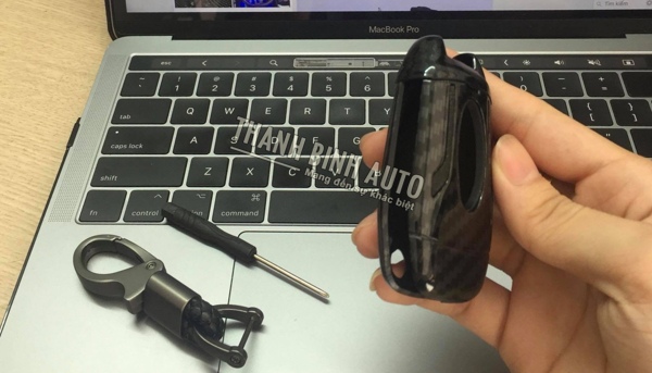 Móc khóa, bọc khóa vân cacbon cho các dòng xe Toyota, Honda, Ford