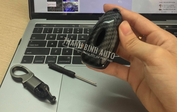 Móc khóa, bọc khóa vân cacbon cho các dòng xe Toyota, Honda, Ford