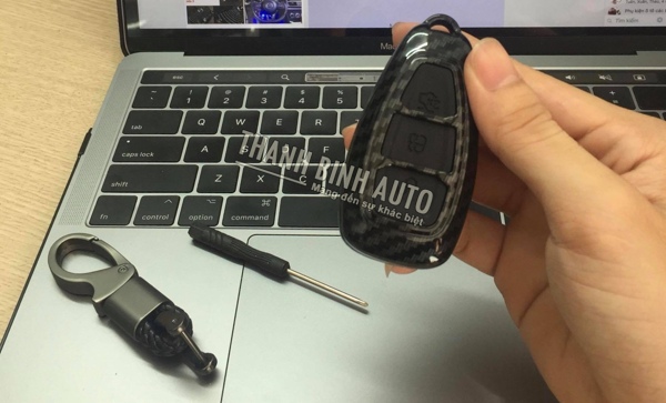 Móc khóa, bọc khóa vân cacbon cho các dòng xe Toyota, Honda, Ford