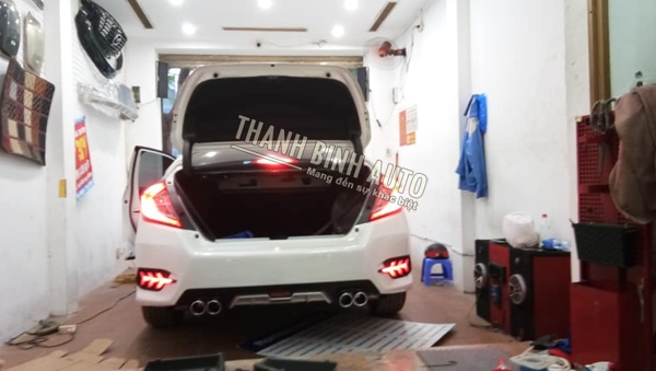 Lip pô, lippo, lip sau HONDA CIVIC 2018 2019 m2