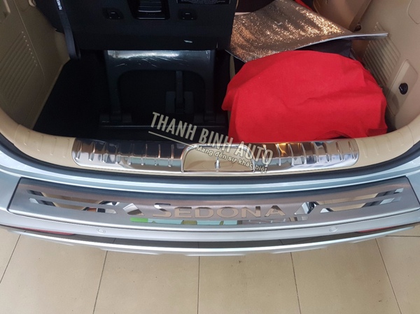 Ốp chống trầy cốp trong KIA SEDONA 2018 2019
