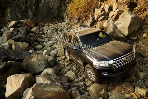 Đồ chơi, đồ trang trí, phụ kiện độ xe Toyota Land Cruiser 2019