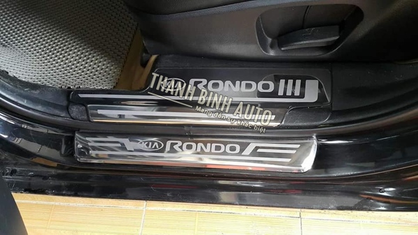 Ốp bậc cửa trong + ngoài KIA RONDO 2018 2019