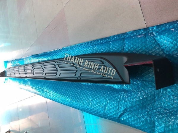 Bậc lên xuống, bậc bệ bước TOYOTA INNOVA 2019