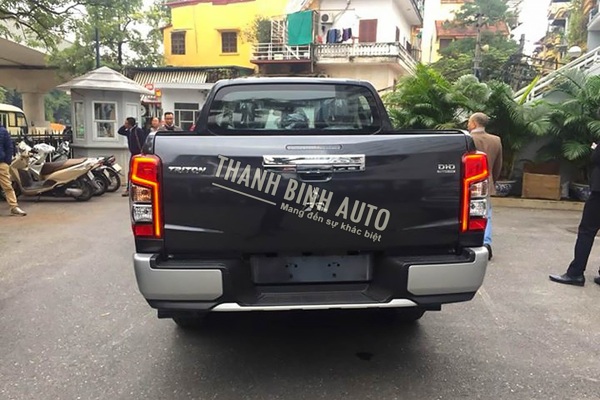 Đồ chơi, đồ trang trí, phụ kiện độ xe Mitsubishi Triton 2019