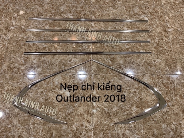 Nẹp chân kính + cong chữ C MITSUBISHI OUTLANDER 2018 2019