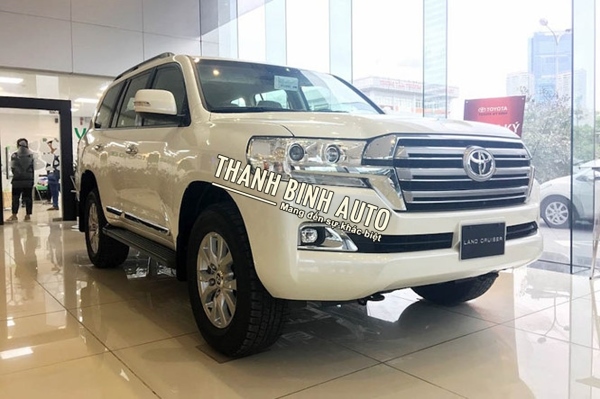 Đồ chơi, đồ trang trí, phụ kiện độ xe Toyota Land Cruiser 2019