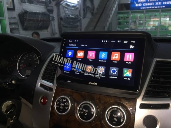 Màn hình DVD theo xe Mitsubishi Pajero 2013