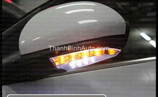 Ốp chân gương 2 sắc có đèn LED Lacetti (Cruze) 2010