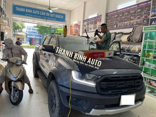 Dán phim cách nhiệt LLumar cho xe RAPTOR 2021