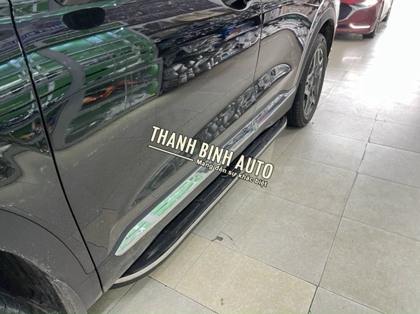 Bậc lên xuống, bệ bước tráng gương xe SANTAFE 2021 2022