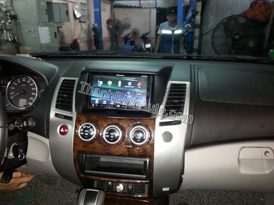 Màn hình đầu DVD cho PAJERO SPORT - Pioneer AVH- X5650BT