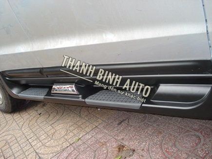 Bậc bệ bước chân lên xuống cho xe SANTAFE 2012 mẫu 2