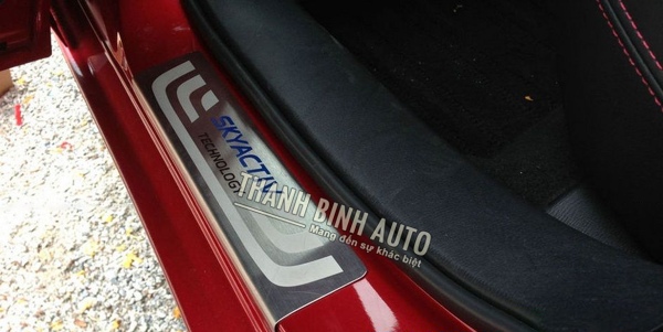 Nẹp bước chân không đèn cho xe Mazda 6 - 2014 mẫu Skyactiv