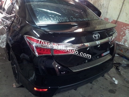 Nẹp chống trầy cốp corolla altis 2014