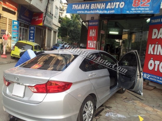Dán kính, dán phim cách nhiệt xe Honda City 2015