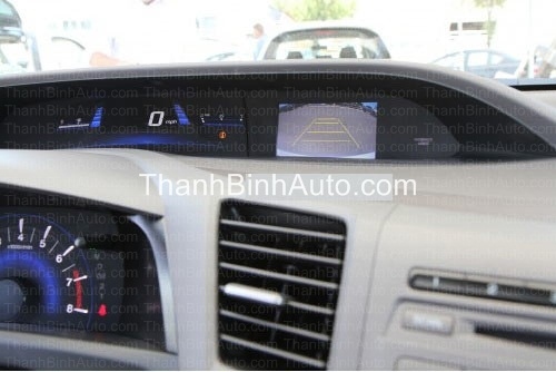 Lắp camera lùi lên màn hình Imid cho Civic 2013