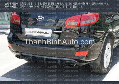 Ốp trang trí thể thao sau xe Santafe 06-09